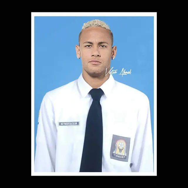 6 Editan Foto Jika Pesepak Bola Pakai Seragam Sekolah di Indonesia, Kocak