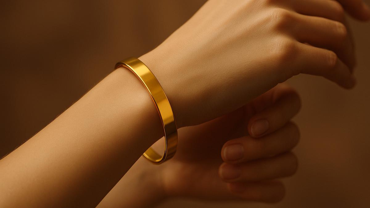 9 Tren Gelang Emas 24 Karat Desain Minimalis yang Lagi Hits 2025