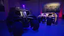 Kendaraan Batman terbaru dalam Batman The Dark Knight Rises saat di Warner Bros VIP Studio Tour "The Batman Exhibit" di Burbank, California (26/6/2014) (REUTERS/Mario Anzuoni)