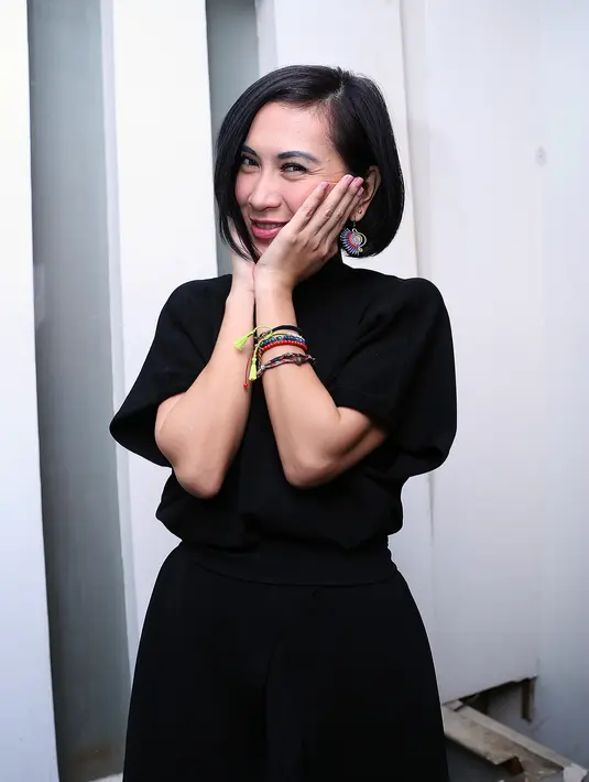 Ditemui di kawasan Tendean, Jakarta Selatan, Selasa (22/9/2015), Jennifer mengaku banyak memikirkan pertimbangan sebelum mengungkapkan janji setia. (Wimbarsana/Bintang.com)