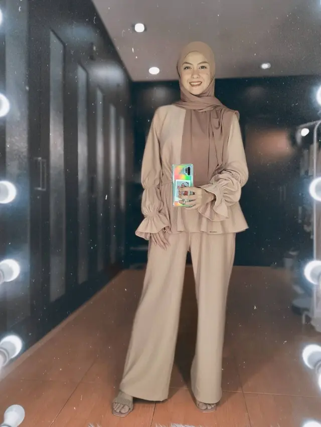 Rumah Mewah Revalina S Temat