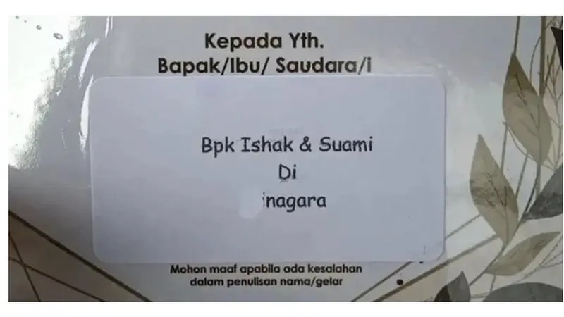 6 Momen Tidak Disengaja Salah Tulis di Undangan Nikah Ini Bikin Senyum