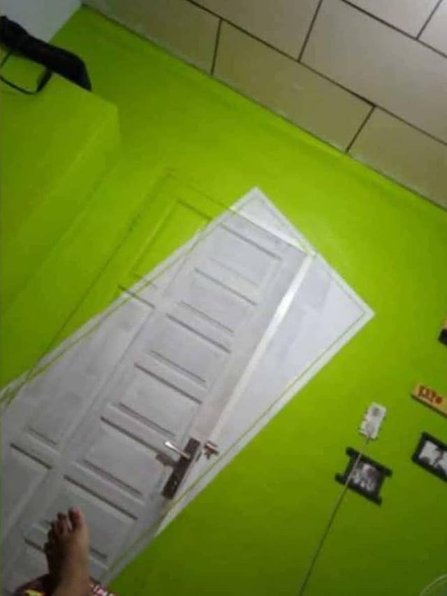 6 Potret Rumah dengan Cat Tidak Biasa Ini Kelewat Unik, Bikin Heran