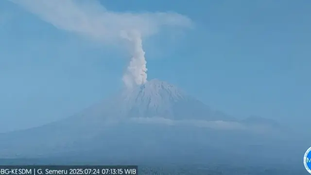 Gunung Semeru kembali erupsi, tinggi letusan capai 1 kilometer (Istimewa)