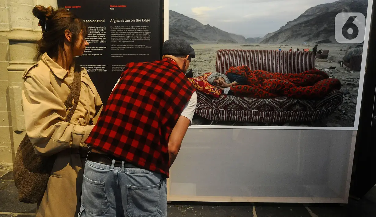 Pameran perdana dunia dari kompetisi foto pers internasional tahunan ini menampilkan hasil Kontes Foto Pers Dunia 2024. (merdeka.com/Arie Basuki)