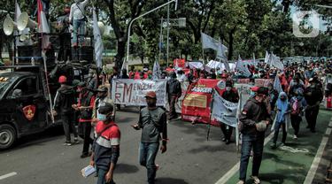 Massa aksi yang tergabung dalam Forum Masyarakat Rusunawa Marunda (F-MRM) saat menggelar aksi mengecam polusi debu batu bara di Balai Kota, Jakarta Pusat, Senin (28/3/2022). (merdeka.com/Iqbal S. Nugroho)