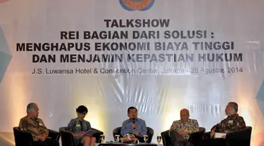 Jusuf Kalla saat menghadiri diskusi bersama asosiasi pengembang Real Estate Indonesia di Jakarta, Kamis (28/8/14). (Liputan6.com/Johan Tallo)