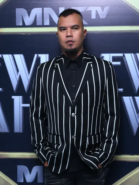 “Saya sih pengennya cewek, enak punya anak cewek, ya mungkin udh punya 3 anak cowok ya jadinya pengennya cewek. Buat temen Safeea juga, Safeea maunya cewek saya maunya cewek,” ujar Ahmad Dhani. (Andy Masela/Bintang.com)