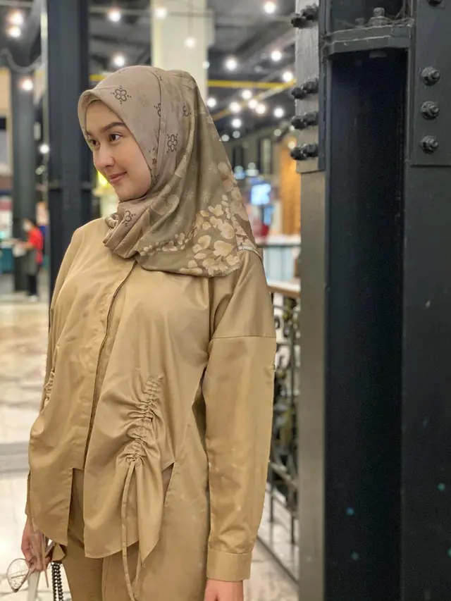 Mantap Berhijab, Ini 6 Potret Terbaru Kevin Lilliana yang Makin Anggun