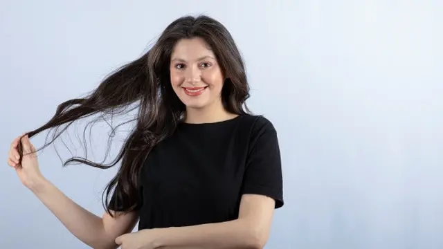 Ilustrasi Rambut Panjang Wanita (Photo by diana.grytsku on Freepik)