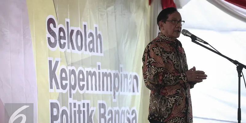 20160503- Prihatin Kondisi Bangsa, Akbar Tandjung Buka Sekolah Politik-Jakarta- Faizal Fanani