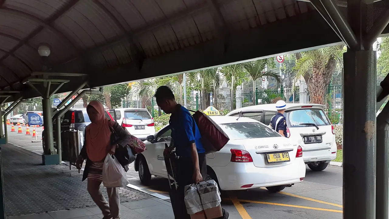 Musim mudik Lebaran menjadi kesempatan poter untuk meraup rezeki
