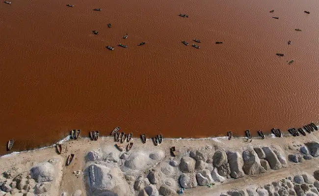 Danau Retba, Senegal. (Sumber Flickr/Jeff Attaway)