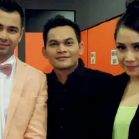 Menggunduli rambut yang dilakukan Raffi Ahmad bisa membuka aura dan memperlancar rezeki.