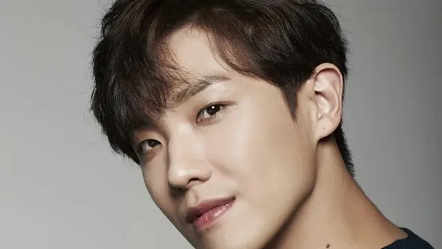 Lee Joon (foto via Soompi)