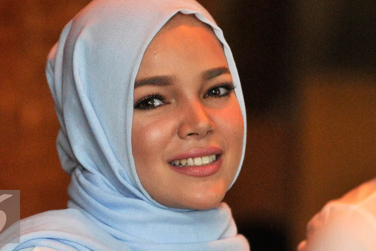 Dewi Sandra
