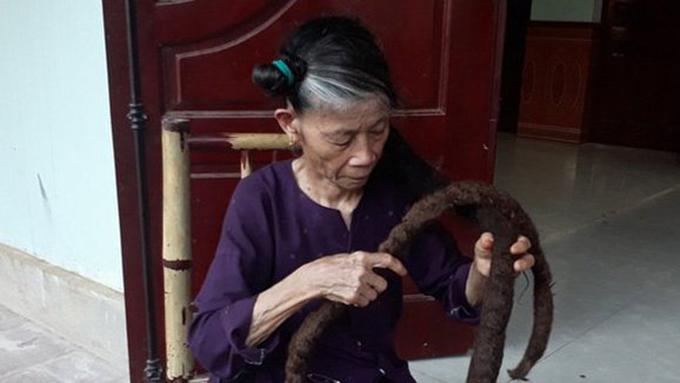  Panjang  Rambutnya 3 Meter Wanita Vietnam  Ini Dijuluki 