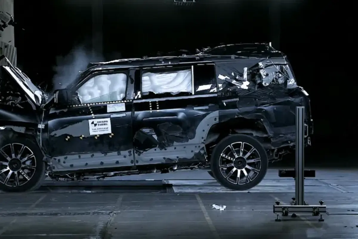 Rangka BYD Yangwang U8L Lolos Pengujian Tahan Beban 12 Ton (Carnewschina)