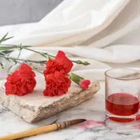 Aroma parfum dewasa menghadirkan sisi yang berbeda yaitu anggun, elegan, dan penuh kehangatan. (foto/dok: freepik)