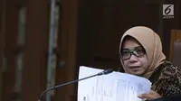 Terdakwa dugaan suap kesepakatan kontrak kerja sama PLTU Riau-1, Eni Maulani Saragih saat menyimak keterangan saksi pada sidang lanjutan di Pengadilan Tipikor, Jakarta, Selasa (11/12). Sidang mendengar keterangan saksi. (Liputan6.com/Helmi Fithriansyah)