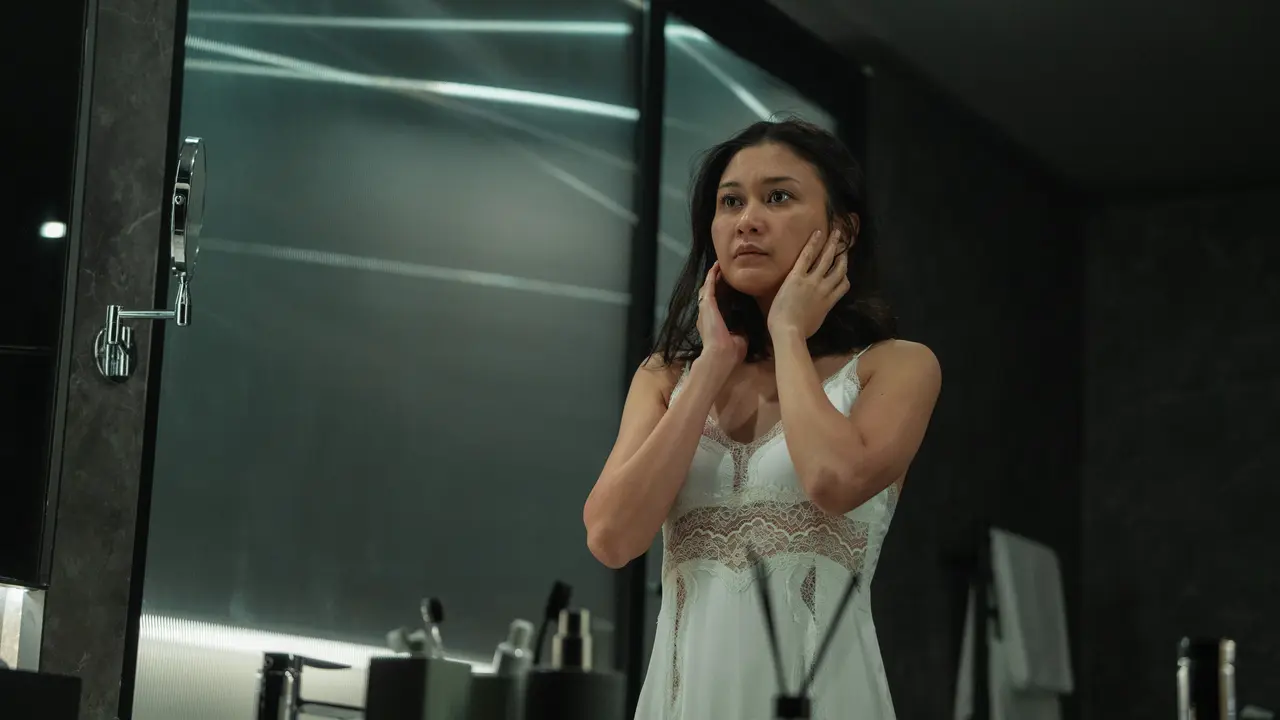 Marissa Anita dalam konferensi pers film A Normal Woman. (dok. Netflix)