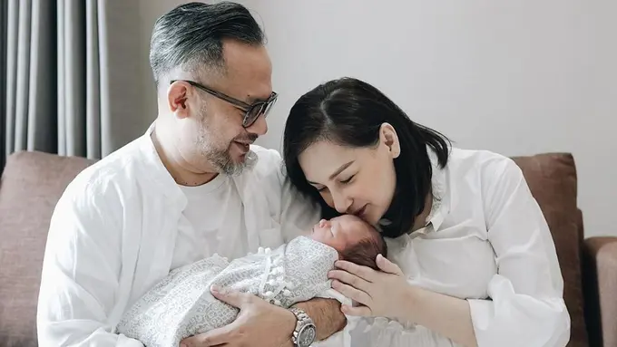 [Fimela] Mona Ratuliu dan Indra Brasco