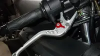 Rem Depan Motor Keras? Ini Penyebabnya 