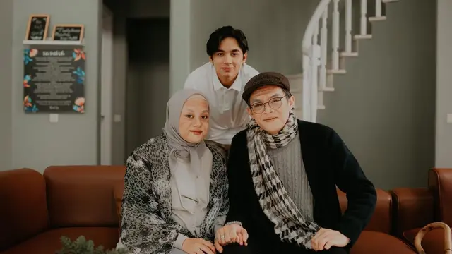 Ungkap Jenis Kelamin Anak, Ini 7 Potret Maternity Dinda Hauw dan Rey Mbayang