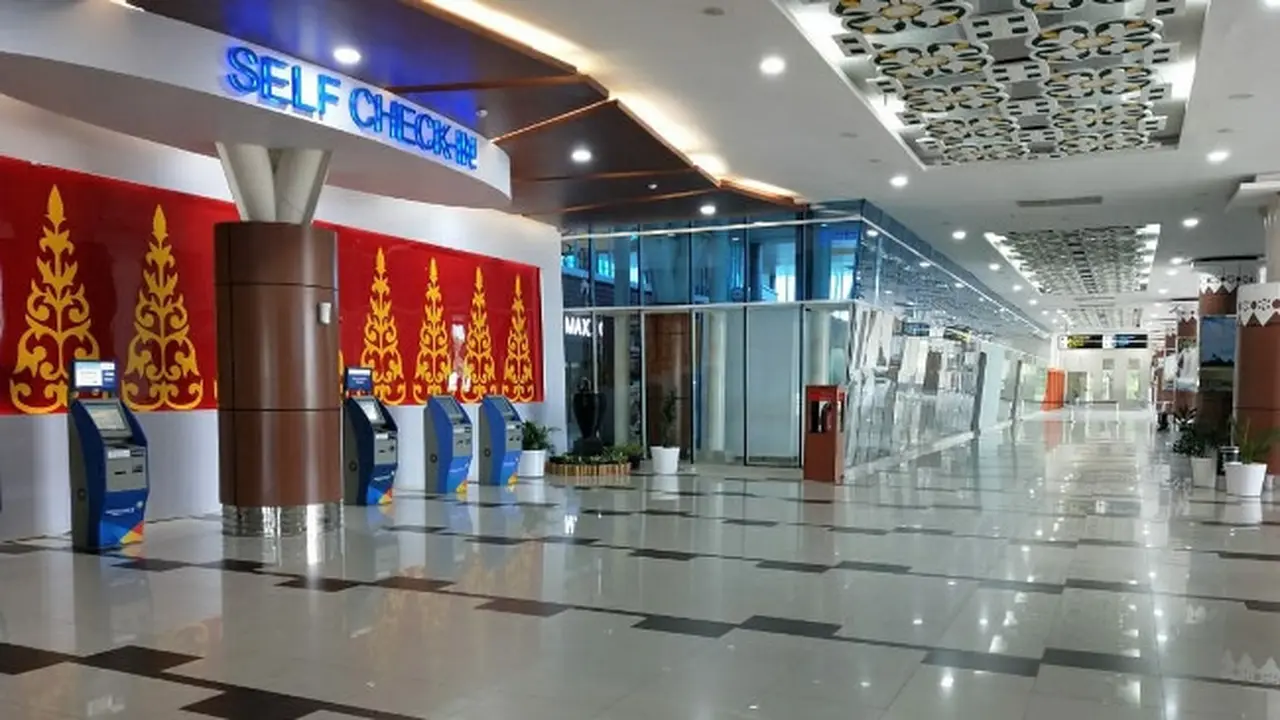 Suasana Bandara Pekanbaru yang dikelola PT Angkasa Pura II setelah virus corona menginfeksi ratusan warga Indonesia.
