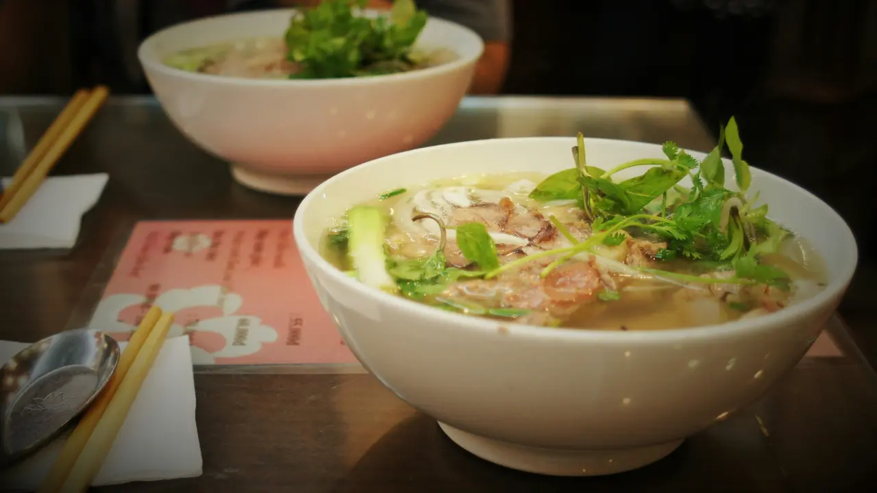Vietnam Dinobatkan Sebagai Destinasi Kuliner Terbaik di Asia 2025, Italia Terbaik di Dunia