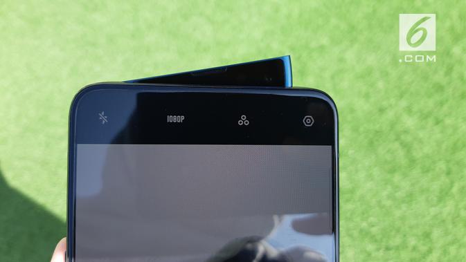 Kamera selfie Oppo Reno 10x Zoom menggunakan desain pivot rising camera (Liputan6.com/ Agustin Setyo W)