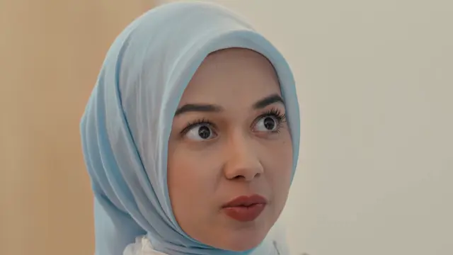 Rebecca Klopper dalam film Ahlan Singapore. (Foto: Dok. MD Pictures)