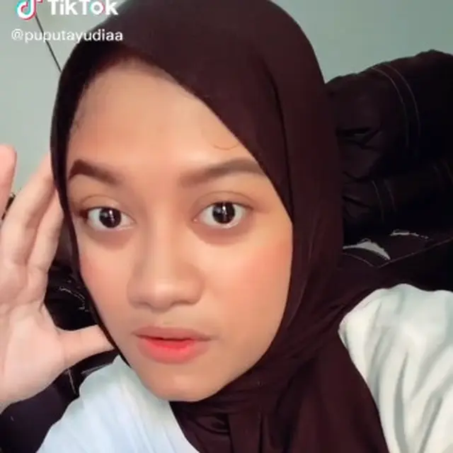 6 Potret Puput Wanita yang Mirip Ayudia Bing Slamet, Bak Pinang Dibelah Dua