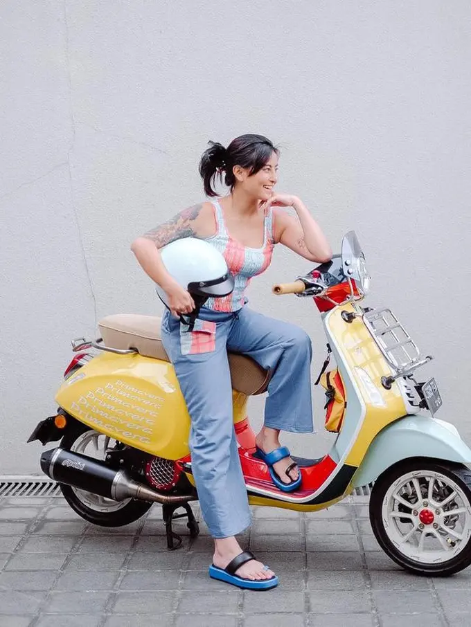 awkarin vespa