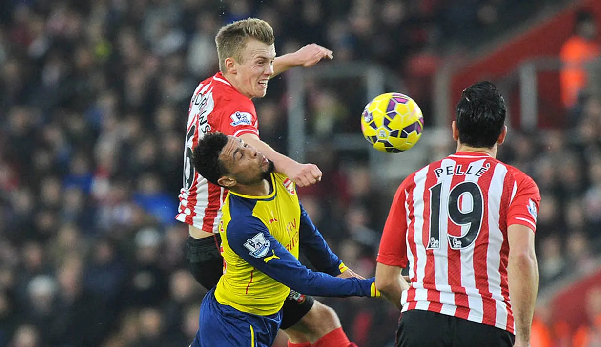 Arsenal mengawali tahun 2015 dengan hasil negatif. Klub Meriam London itu takluk 0-2 kala bertamu ke kandang Southampton pada laga Premier League. (AFP/Olly Greenwood)