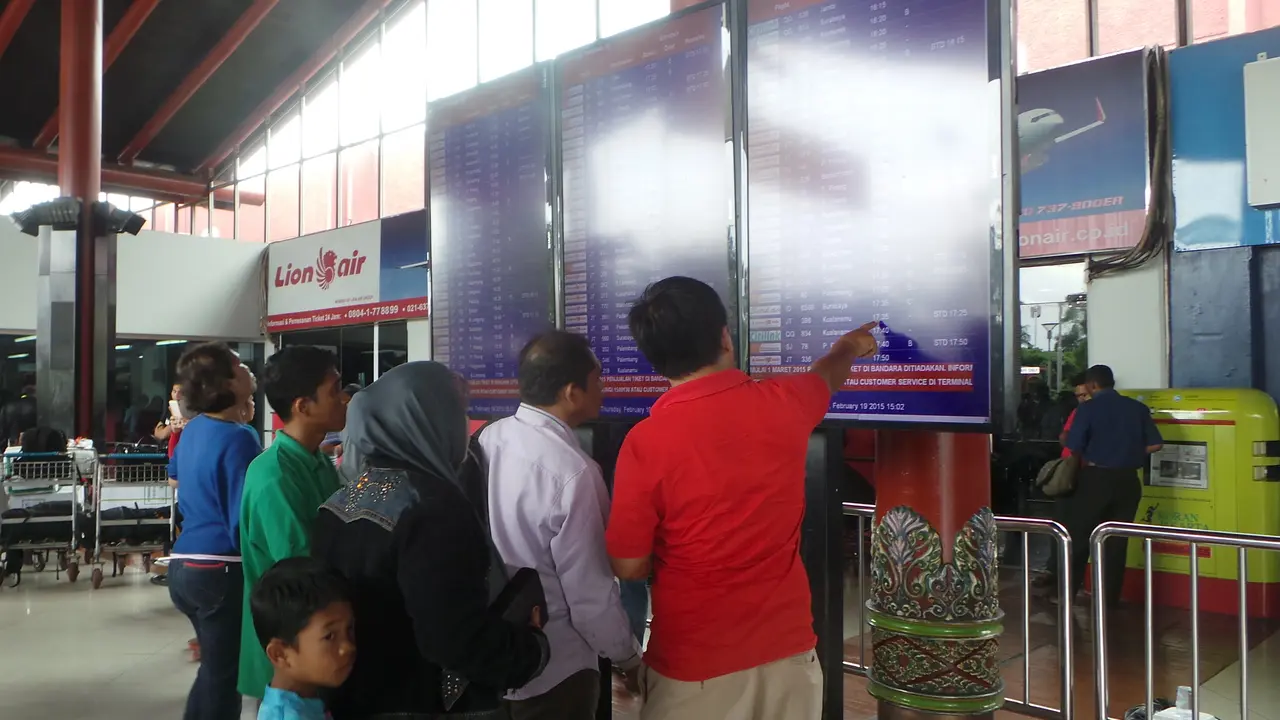 Calon penumpang Lion Air di Terminal 1B Bandara Soetta