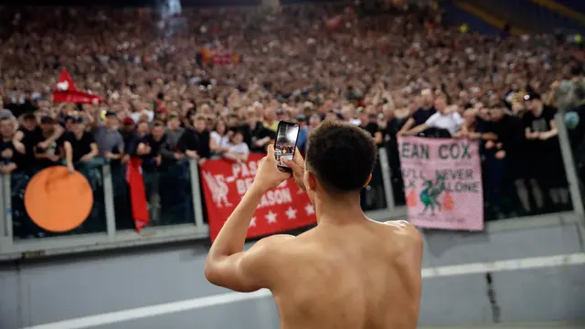 Euforia Suporter Liverpool di Stadion Olimpico
