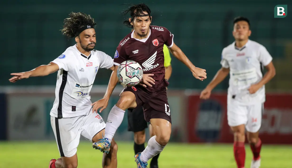 Tak ada tambahan gol sampai wasit meniup peluit panjang tanda laga berakhir. Skor 1-1- memaksa kedua tim berbagi angka. (Bola.com/Bagaskara Lazuardi)
