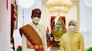 Presiden Joko Widodo dan Ibu Hj. Iriana Joko Widodo melakukan foto saat menghadiri peringatan HUT ke-76 RI di Istana Merdeka, Selasa (17/8/2021). (Foto: Laily Rachev-Biro Pers Sekretariat Presiden)
