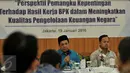 Wakil Ketua DPR Fahri Hamzah (kiri) dan Walikota Bogor Bima Arya saat acara sarasehan Refleksi 69 Tahun BPK  di Gedung BPK RI, Jakarta, Selasa (19/1). Acara itu juga dihadiri sejumlah pimpinan DPR dan instansi negara lainnya. (Liputan6.com/Johan Tallo)