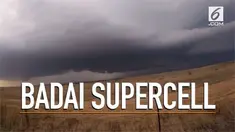 Badai Supercell berhasil diabadikan oleh seorang pria di Texas.