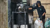 Cara Mengolah Sampah Plastik Jadi Paving Blok Bernilai Jual, Langkah Nyata Kurangi Limbah