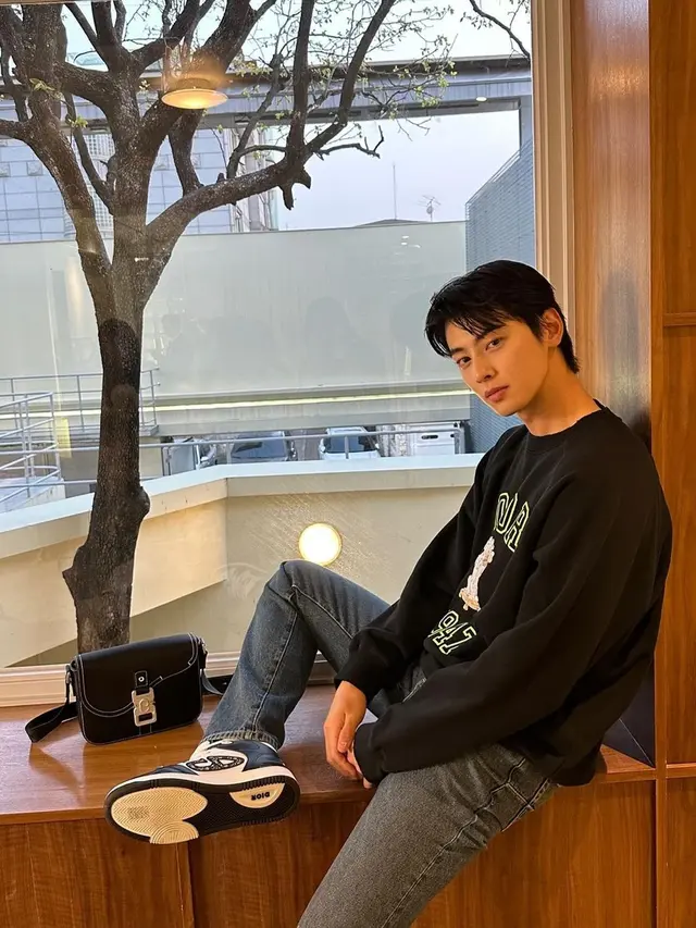 Cha Eun-woo (Instagram/eunwo.o_c)