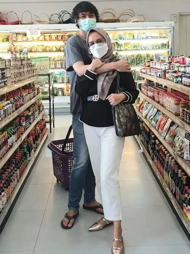 Nini Carlina (Instagram/ninicarlina_real)