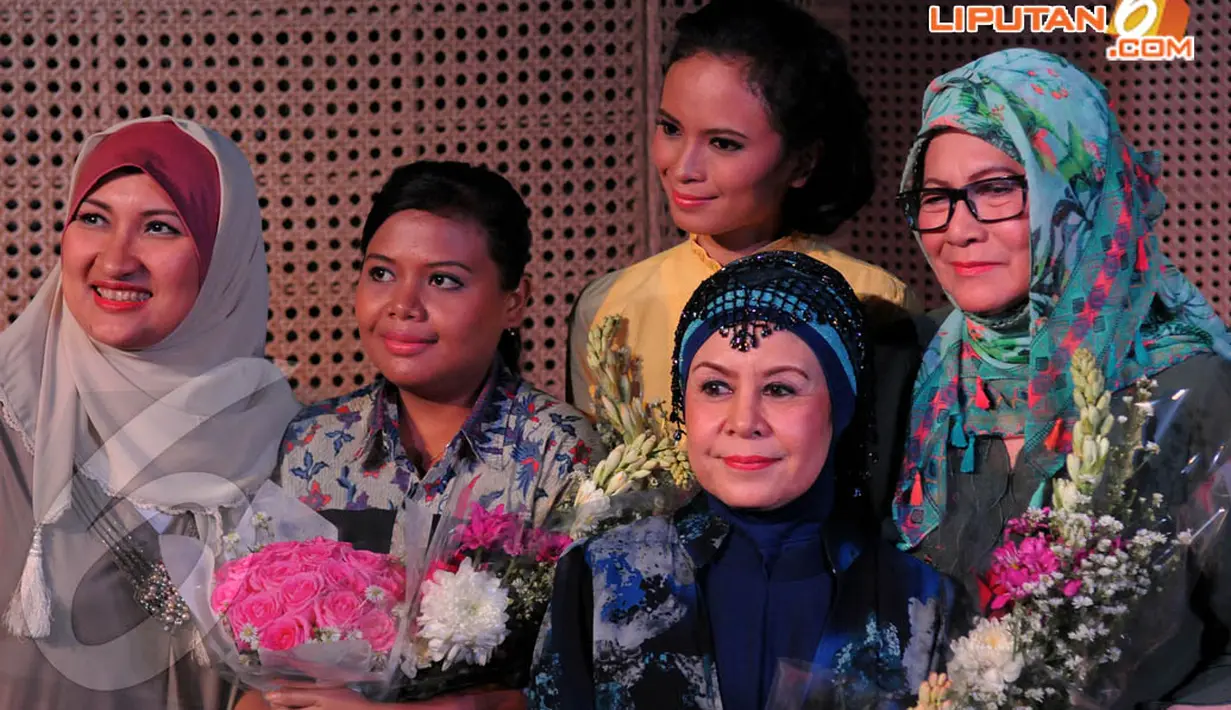 Monolog ini melibatkan delapan perempuan dari latar belakang yang berbeda-beda, seperti pilot, art dealer, manager, musisi, aktris, seorang ibu, office girl, dan atlet taekwondo. (Liputan6.com/Faisal R. Syam)