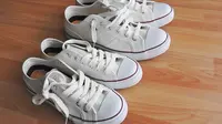 7 Cara Mencuci Sepatu Putih yang Menguning, Kembali Bersih seperti Baru