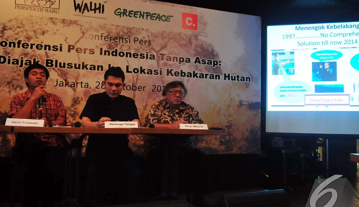 Gabungan organisasi lingkungan mengatakan, blusukan presiden Jokowi diperlukan karena kebakaran hutan dan lahan gambut di Indonesia sudah terjadi selama 17 tahun terus menerus dan tidak kunjung terselesaika, Jakarta, Selasa (28/10/2014). (Liputan6.com/Joh