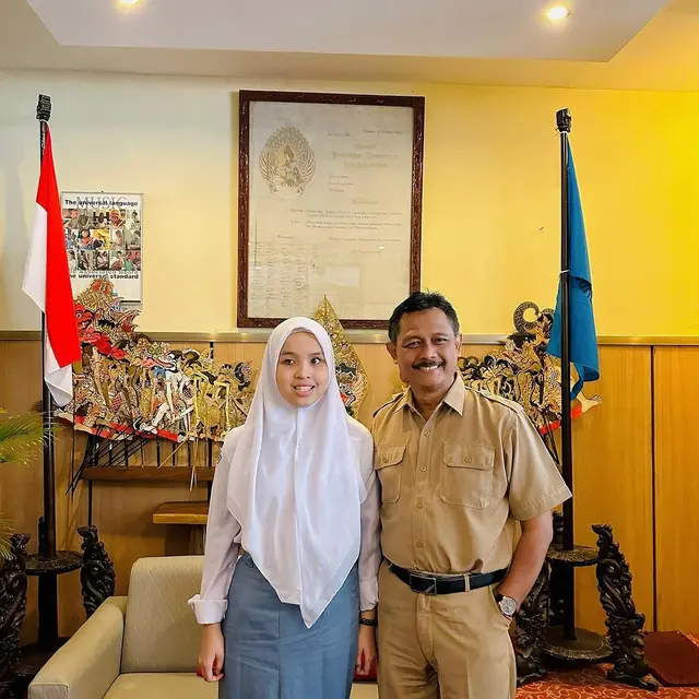 Potret Putri Ariani Lulus dari SMM Yogyakarta, Dapat Ucapan Selamat dari Para Guru