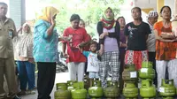 Gas elpiji langka di Bogor, Jawa Barat. (Liputan6.com/Achmad Sudarno)