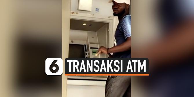 VIDEO: Ngakak, Gunakan Kayu di ATM untuk Hindari Corona